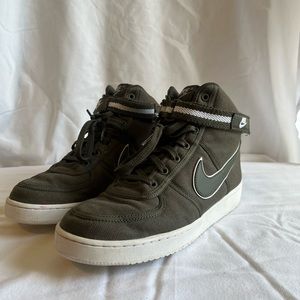 OLIVE AIR FORCE 1’S MID